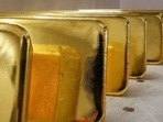 The alleged gold smugglers were travelling by different trains.