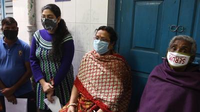 People wait for RT-PCR tests amid increasing coronavirus infection cases at a health centre in West Bengal capital Kolkata on Monday. (Samir Jana/HT Photo) People wait for RT-PCR tests amid increasing coronavirus infection cases at a health centre in West Bengal capital Kolkata on Monday. (Samir Jana/HT Photo)