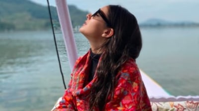 The mountains are known for their pristine streams and waterfalls, mesmerising sunrises and sunsets and breathtaking landscapes. What Sara Ali Khan is missing the most is the mountain sun kissing her. (Instagram/@saraalikhan95)