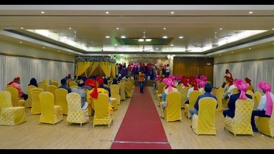 Between February 17 and December 31, 2021, there have been as many as 2,804 cases of violation of Covid norms recorded by the Pune Municipal Corporation at gymkhanas, nightclubs, and marriage halls in the city (HT PHOTO) Between February 17 and December 31, 2021, there have been as many as 2,804 cases of violation of Covid norms recorded by the Pune Municipal Corporation at gymkhanas, nightclubs, and marriage halls in the city (HT PHOTO)