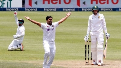 Shardul Thakur and Rishabh Pant appeal successfully for the wicket of Rassie van der Dussen (REUTERS)