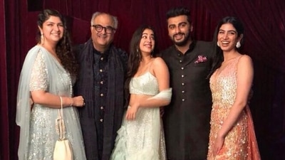 Arjun Kapooor with Anshula, Janhvi, Khushi and Boney Kapoor. Arjun Kapooor with Anshula, Janhvi, Khushi and Boney Kapoor. 