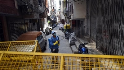 On Monday, Delhi logged 4,099 new Covid-19 cases in a span of 24 hours, while the positivity rate jumped to 6.46 per cent. (HT Photo)