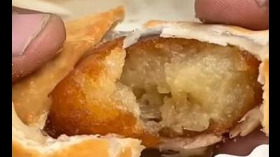 Gukab Jamun filled samosa. Gukab Jamun filled samosa.