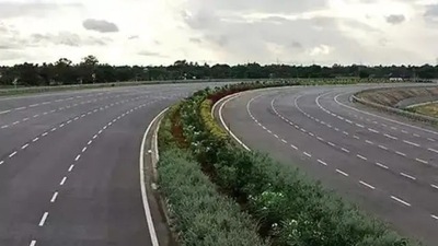 UP chief minister Yogi Adityanath recently said that six expressways are being constructed in the state. (Representative Photo) UP chief minister Yogi Adityanath recently said that six expressways are being constructed in the state. (Representative Photo)