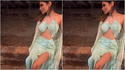 Mouni enjoyed a night out with her gang and posted snippets of the fun date on her Instagram today, January 4. She also posted photos of her glam look for the outing, and it was nothing short of breathtaking. The 36-year-old captioned the post with three heart emojis. (Instagram/@imouniroy) Mouni enjoyed a night out with her gang and posted snippets of the fun date on her Instagram today, January 4. She also posted photos of her glam look for the outing, and it was nothing short of breathtaking. The 36-year-old captioned the post with three heart emojis. (Instagram/@imouniroy)