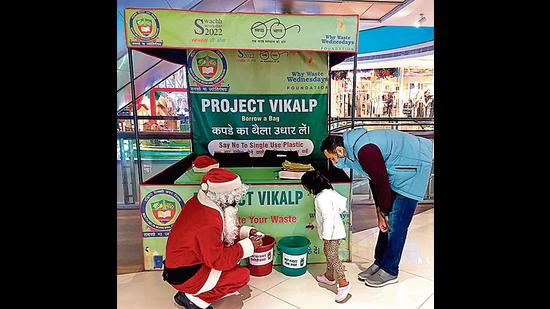 NGO Why Waste Wednesdays recently had a Santa Claus playing waste segregation games with kids at a popular mall. NGO Why Waste Wednesdays recently had a Santa Claus playing waste segregation games with kids at a popular mall.