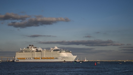 The Cordelia cruise ship, which was recently on the news in view of a high-profile drugs bust case, was now carrying hordes of New Year revelers from Mumbai to Goa.(AFP) The Cordelia cruise ship, which was recently on the news in view of a high-profile drugs bust case, was now carrying hordes of New Year revelers from Mumbai to Goa.(AFP)