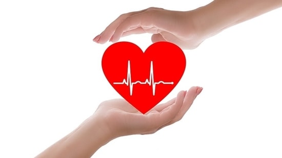 Heart disease: Oversleeping can make you accumulate visceral fat which is stored in internal organs like liver and intestines. This kind of fat can lead to metabolic disorders such as high cholesterol, diabetes and heart diseases, as per a study in journal Obesity.(Pixabay)