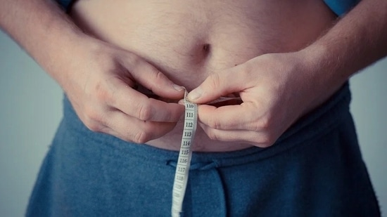 Weight gain: Sleeping too much every day can make you gain weight as you burn less calories while sleeping compared to your waking times when you are likely to be more active. According to studies, people who sleep for 9-10 hours weigh 5 kg more than average sleepers.(Pixabay)