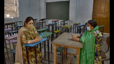 Teachers of government schools in Ludhiana have already prepared schedules for online classes after schools were asked to remain closed till January 15 amid the Covid surge. (HT Photo) Teachers of government schools in Ludhiana have already prepared schedules for online classes after schools were asked to remain closed till January 15 amid the Covid surge. (HT Photo)