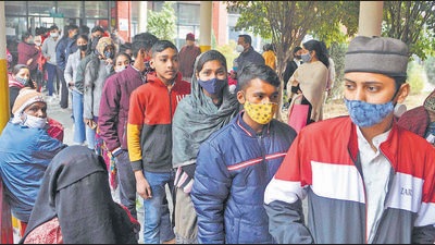 Teenagers in the 15 to 18 age group queueing up to get vaccinated against Covid-19 at a health centre in Sector 45, Chandigarh, on Wednesday. (Keshav Singh/HT)