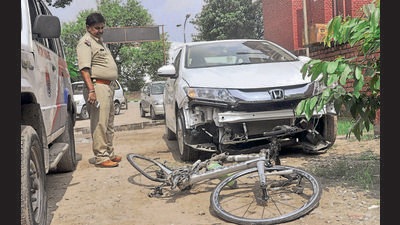 Cyclists’ deaths in accidents have increased in Chandigarh even as the city is working on a Public Bike Sharing project to encourage cycling among residents. (HT FIle Photo)