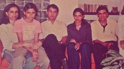 Deepika Padukone met Aamir Khan when she was 13. She called the meeting awkward as he was eating curd rice and didn't ask her even once. Deepika Padukone met Aamir Khan when she was 13. She called the meeting awkward as he was eating curd rice and didn't ask her even once. 