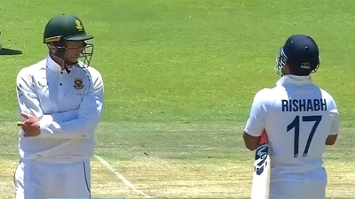 Rishabh Pant and Rassie van der Dussen engaged in a chat. (Screengrab) Rishabh Pant and Rassie van der Dussen engaged in a chat. (Screengrab)