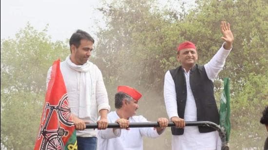 Rashtriya Lok Dal chief Chaudhary Jayant Singh and Samajwadi Party president Akhilesh Yadav. (FILE PHOTO)