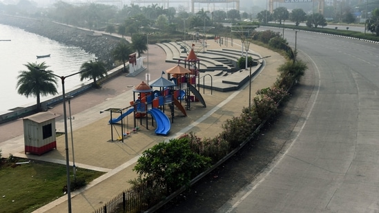 Mumbai lockdown: A deserted view of the Bandra Reclamation after Section 144 was imposed amid a spike in 'Omicron' cases, at Bandra, in Mumbai on Wednesday. (ANI) Mumbai lockdown: A deserted view of the Bandra Reclamation after Section 144 was imposed amid a spike in 'Omicron' cases, at Bandra, in Mumbai on Wednesday. (ANI)