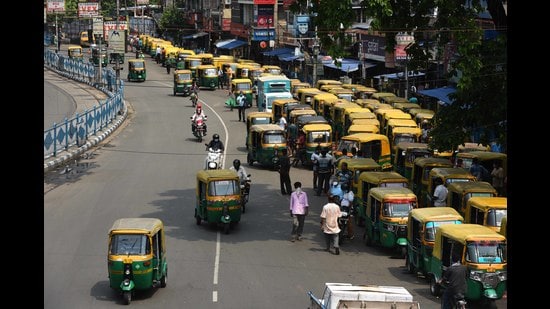 Kolkata has had an effective network-based autorickshaw system for many years. It is environmentally friendly, economical and convenient for users, and low investment for entrepreneurs. Such intermediate public transport systems, if electrically powered, can be the backbone of green urban transport in cities (Samir Jana/HT Photo)