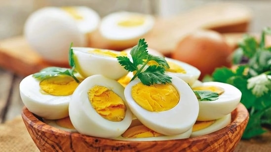 Eggs are rich in various nutrients. They also contain low amount of calories. Hence, eggs, when consumed, help in keeping the appetite in check and help in losing weight faster.(File Photo)
