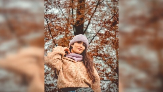 Fatima Sana Shaikh shows how to keep it stylish and warm this winter without putting in much effort.(Instagram/@fatimasanashaikh)