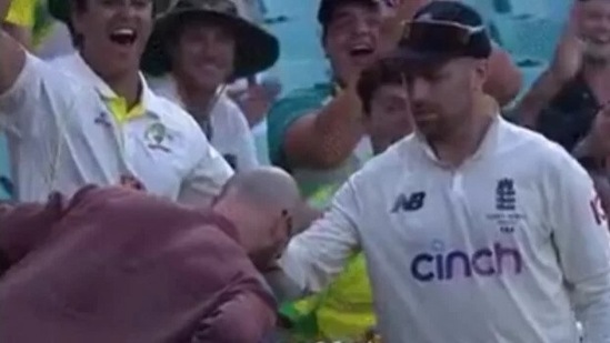 Jack Leach obliges to bizarre request by fan Jack Leach obliges to bizarre request by fan