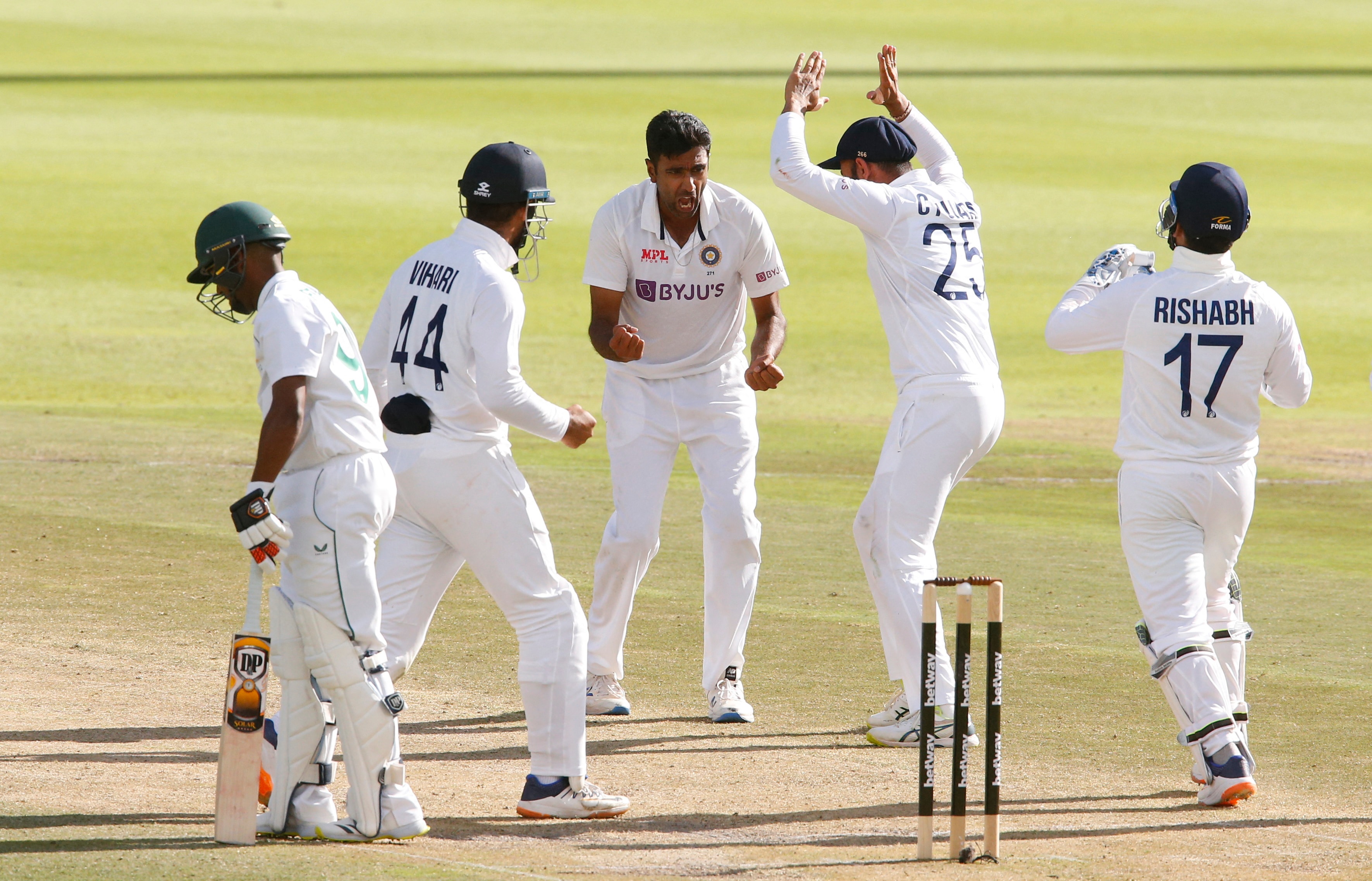 South Africa trail India after 23 wickets fall on frenetic day of cricket, Cricket News