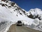 Srinagar-Leh highway passing through the Zoji-La pass was on Thursday closed for civilian vehicular movement till further orders, due to continuous spell of snowfall and extreme weather.(Twitter/fc_kangana) Srinagar-Leh highway passing through the Zoji-La pass was on Thursday closed for civilian vehicular movement till further orders, due to continuous spell of snowfall and extreme weather.(Twitter/fc_kangana)