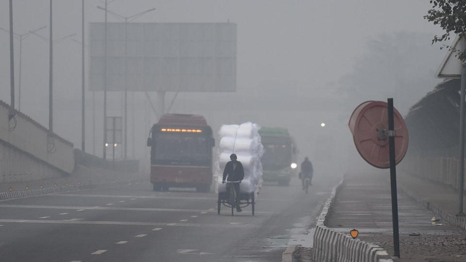 Delhi plans mesh of sensors to monitor pollution air hot spots