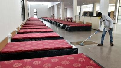 Across Maharashtra, 36,265 new cases of Covid were diagnosed on Thursday and 13 deaths were reported. The case fatality rate in the state is 2.08%. (HT FILE PHOTO)