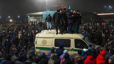 Protesters take part in a rally over a hike in energy prices in Kazakhstan's Almaty on Wednesday. (AFP Photo) Protesters take part in a rally over a hike in energy prices in Kazakhstan's Almaty on Wednesday. (AFP Photo)