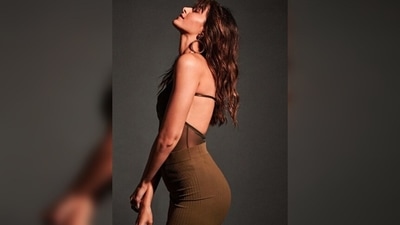 This new avatar of Ananya Panday in bustier bodysuit and thigh-high slit skirt will surely leave you spellbound. (Instagram/@ananyapanday) This new avatar of Ananya Panday in bustier bodysuit and thigh-high slit skirt will surely leave you spellbound. (Instagram/@ananyapanday)