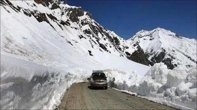 Srinagar-Leh highway passing through the Zoji-La pass was on Thursday closed for civilian vehicular movement till further orders, due to continuous spell of snowfall and extreme weather. (Twitter/fc_kangana)