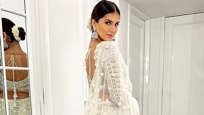 Tara Sutaria turns desi princess in stunning white lehenga for new pics, don't miss Arjun Kapoor's epic comment Tara Sutaria turns desi princess in stunning white lehenga for new pics, don't miss Arjun Kapoor's epic comment