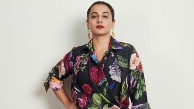 Vidya Balan looks like a beautiful 'guldasta' in floral print blouse and palazzo: Here's what is costs Vidya Balan looks like a beautiful 'guldasta' in floral print blouse and palazzo: Here's what is costs