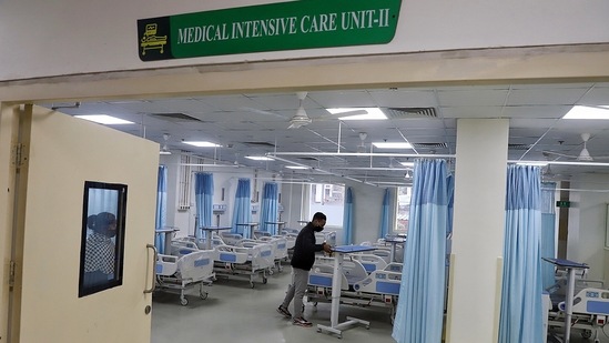 A 100-bed Covid Care Center has been prepared at Guru Harkishan Hospital by the Delhi Sikh Gurudwara Management Committee in Sarai Kale Khan.(ANI) A 100-bed Covid Care Center has been prepared at Guru Harkishan Hospital by the Delhi Sikh Gurudwara Management Committee in Sarai Kale Khan.(ANI)