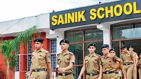 UP govt renames Sainik School after General Bipin Rawat - Hindustan Times