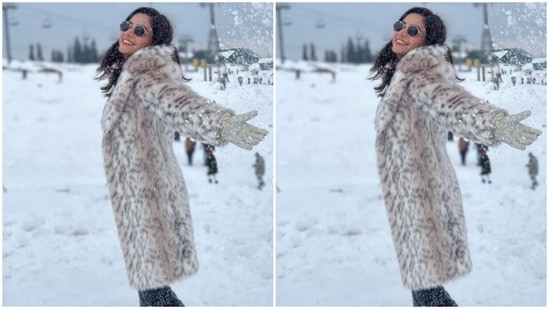 Aamna is chilling like a villain in Gulmarg. For a day out with the snow and the sun, Aamna put on her best winter attire.(Instagram/@aamnasharifofficial)