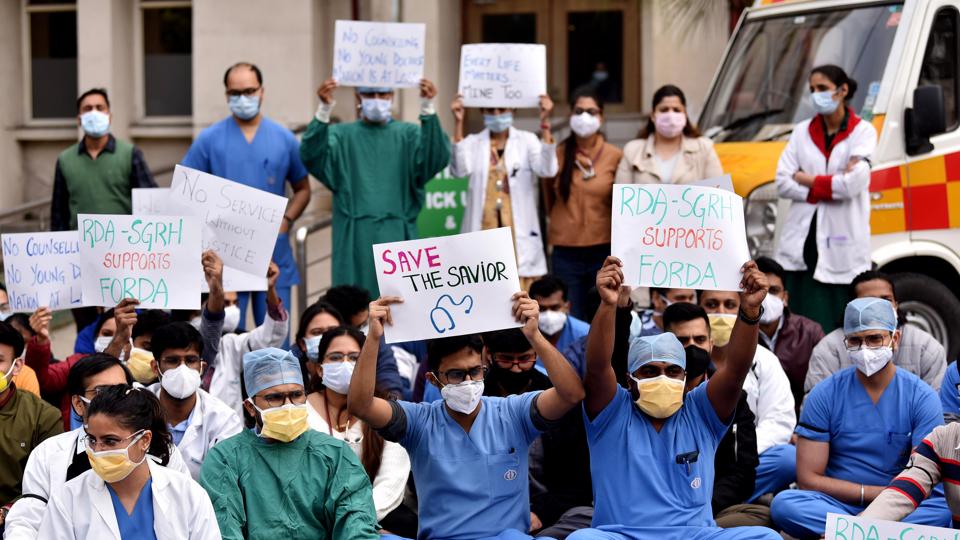 Sir Ganga Ram hospital consultants, residents and DNB students hold placards during a protest over the delay in the NEET PG Counselling, in New Delhi last month. (ANI) Sir Ganga Ram hospital consultants, residents and DNB students hold placards during a protest over the delay in the NEET PG Counselling, in New Delhi last month. (ANI)
