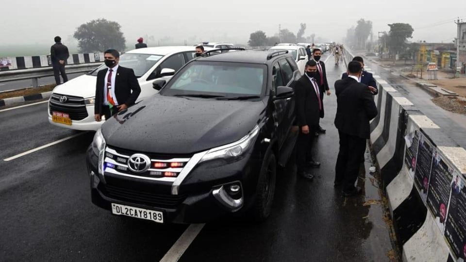 Modi was travelling by road from Bathinda to the National Martyrs Memorial at Hussainiwala, around 120km away. (ANI Photo) Modi was travelling by road from Bathinda to the National Martyrs Memorial at Hussainiwala, around 120km away. (ANI Photo)