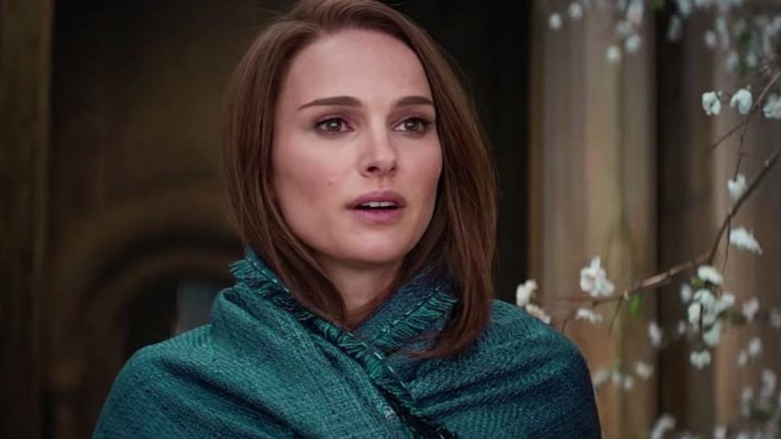 Thor: Love and Thunder promo art gives first glimpse at Natalie Portman’s female Thor