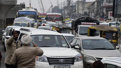 Massive raffic Jam due to protest by BJP workers outside Ludhiana DC office. (Harsimar Pal Singh/HT) Massive raffic Jam due to protest by BJP workers outside Ludhiana DC office. (Harsimar Pal Singh/HT)