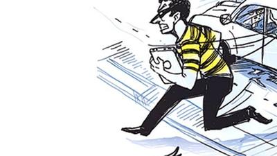 Sub-inspector Harpreet Singh said the police are scanning CCTV cameras to know what exactly had when ambulance driver was robbed in Ludhiana. (Representative Photo/HT Files) Sub-inspector Harpreet Singh said the police are scanning CCTV cameras to know what exactly had when ambulance driver was robbed in Ludhiana. (Representative Photo/HT Files)