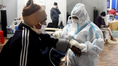 Healthcare personnel such as doctors, nursing staff, paramedical, etc and other hospital services. (ANI) Healthcare personnel such as doctors, nursing staff, paramedical, etc and other hospital services. (ANI)