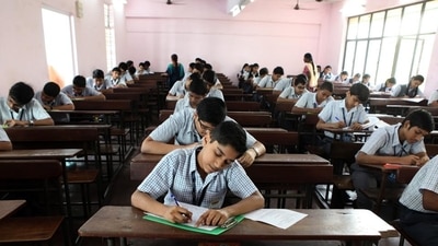 Karnataka SSLC Exam 2022: KSEEB releases Class 10 March/ April main exam dates Karnataka SSLC Exam 2022: KSEEB releases Class 10 March/ April main exam dates
