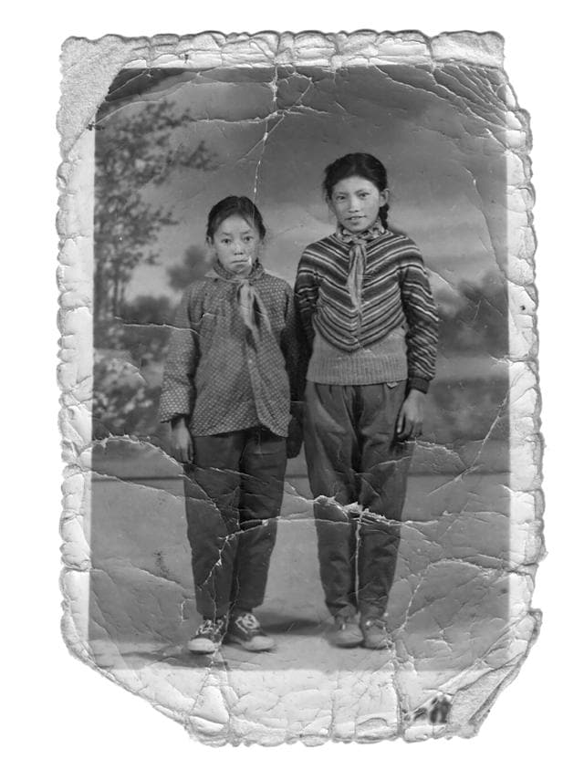 A and Tendol (right). Tendol: “A was my best friend. Her parents were section leaders and therefore our superiors in Lhasa. They were not allowed to talk to us or show that they appreciated us. A furtively gave me bread when I told her a secret, for example that my mother was in prison or that we had relatives abroad. She often accompanied me when I tried to see my mother in prison.” (Courtesy A Childhood in Tibet)