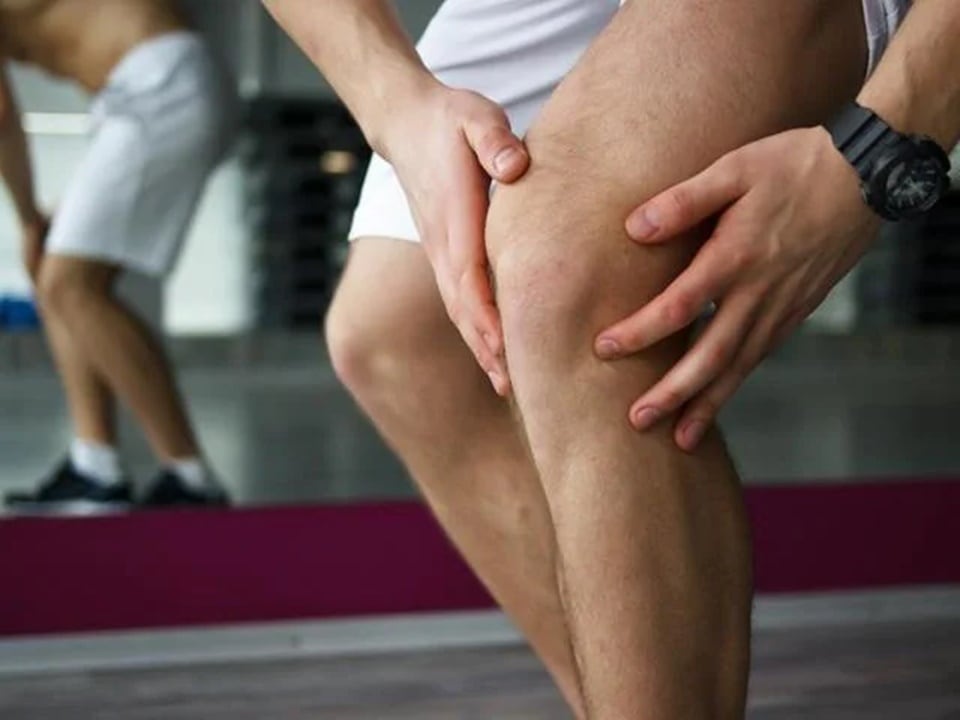 To make sure your knees remain healthy even in old age, one must take out time for exercise and some physical activity during the day. (Shutterstock)
