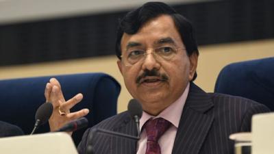 Chief election commissioner Sushil Chandra gestures as he announces the schedule for assembly elections in Goa, Punjab, Manipur, Uttarakhand and Uttar Pradesh on Saturday (HT Photo/Arvind Yadav) Chief election commissioner Sushil Chandra gestures as he announces the schedule for assembly elections in Goa, Punjab, Manipur, Uttarakhand and Uttar Pradesh on Saturday (HT Photo/Arvind Yadav)