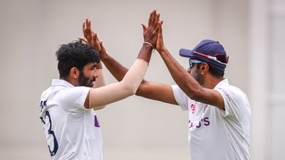 Brad Hogg names top-3 bowlers in 2021, one India spinner in R Ashwin and 2 Pakistan players included in the list (GETTY IMAGES)