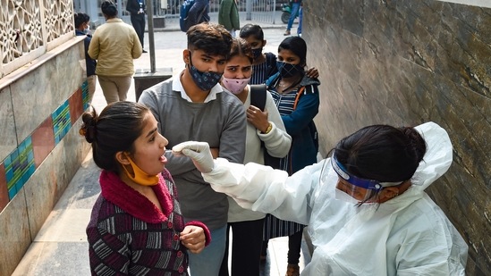 The ministry of Health informed that in case the covid report comes positive, people should quarantine at home for the next 7 days. In case, the fever does not come after 7 days, they can go out of home.(PTI)