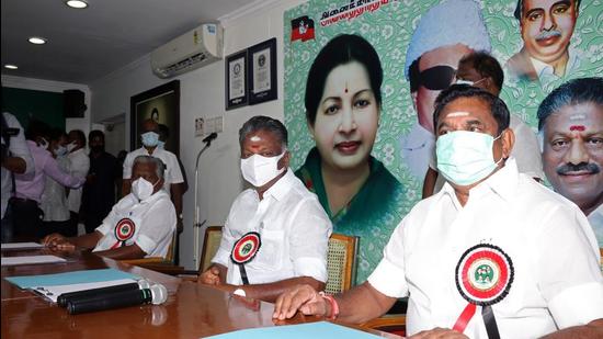 AIADMK Coordinator O Panneerselvam and Joint Coordinator K Palaniswami also vowed to oppose the 10 per cent EWS quota. (L. Anantha Krishnan) AIADMK Coordinator O Panneerselvam and Joint Coordinator K Palaniswami also vowed to oppose the 10 per cent EWS quota. (L. Anantha Krishnan)